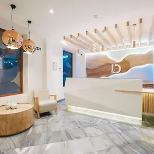 Debambu Atarazanas Aparthotel Málaga